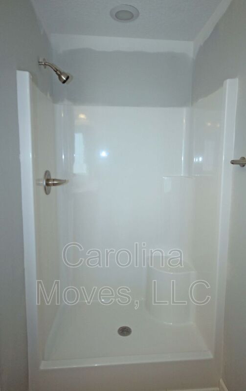 Building Photo - 423 Peaksview Dr