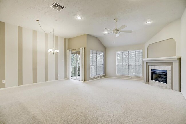 Building Photo - 8051 Bay Branch Dr
