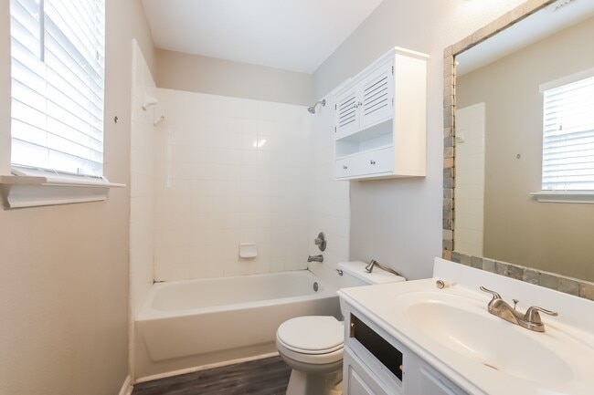 Building Photo - 411 Remington Creek Dr