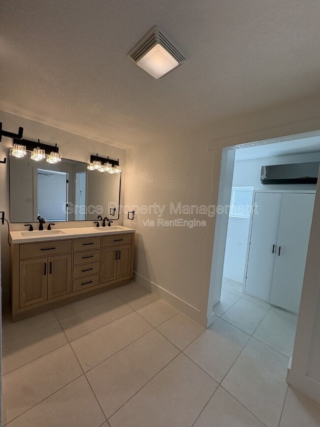 Building Photo - 2900 Pontiac St