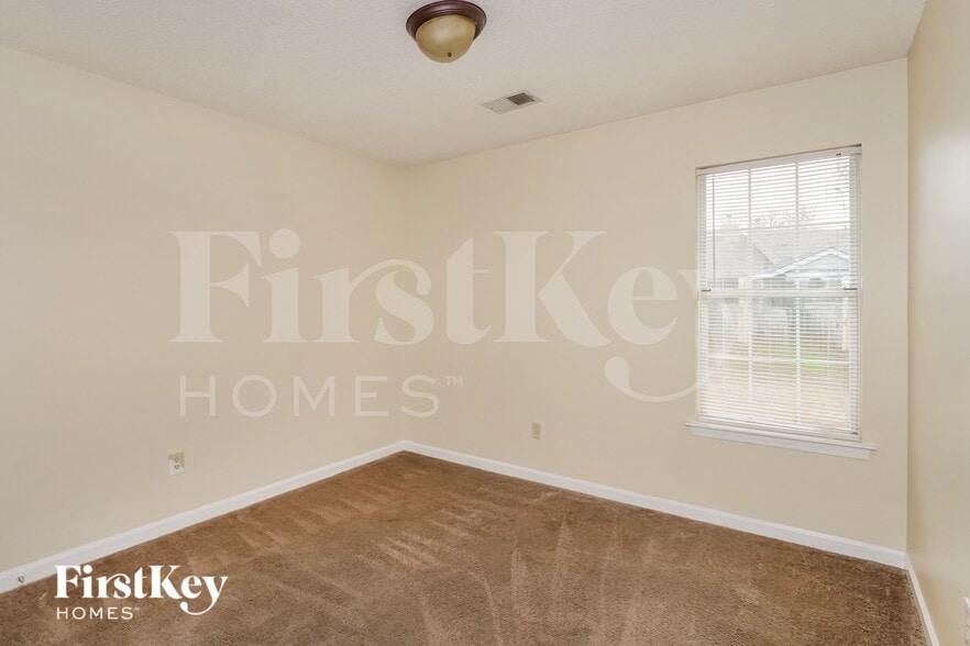 Building Photo - 3926 Oak Branch Cir W