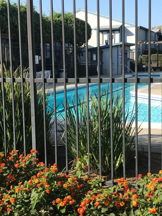 Building Photo - Capitola 1 bedroom, 1 bath Upstairs Unit