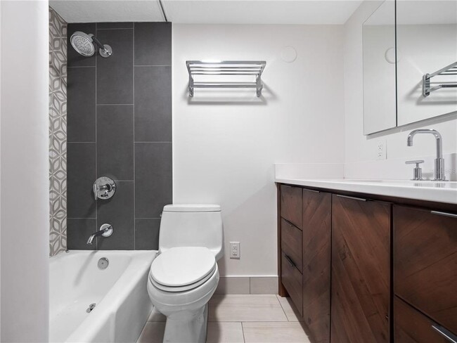 Building Photo - 210 Magnolia Rd