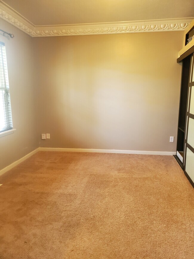 Building Photo - 13973 Catalina Dr