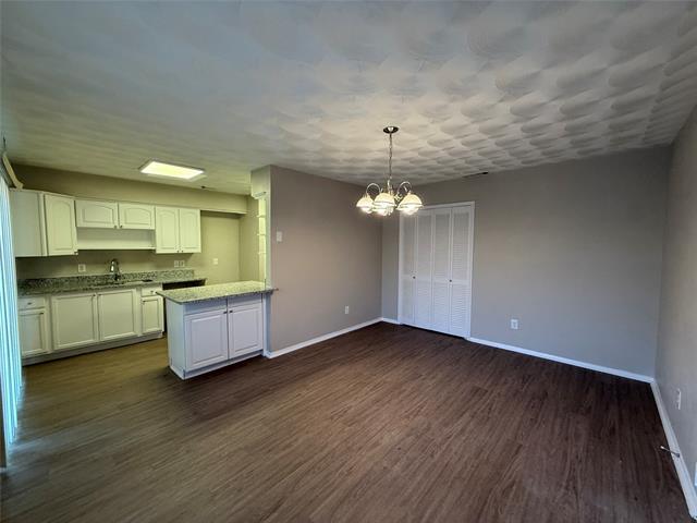 Building Photo - 4705 Windsor Dr