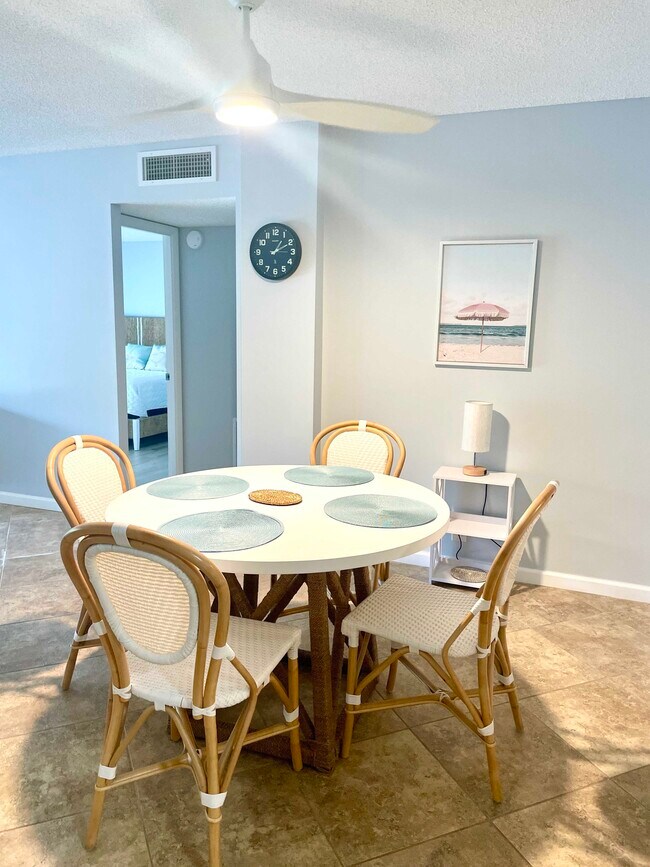 Building Photo - 5 Bluebill Ave