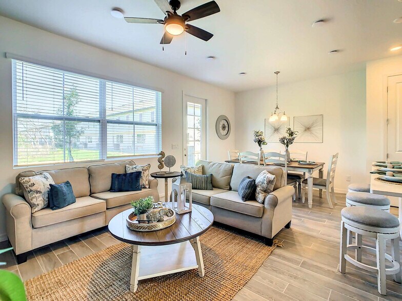 Building Photo - 820 Longboat Dr