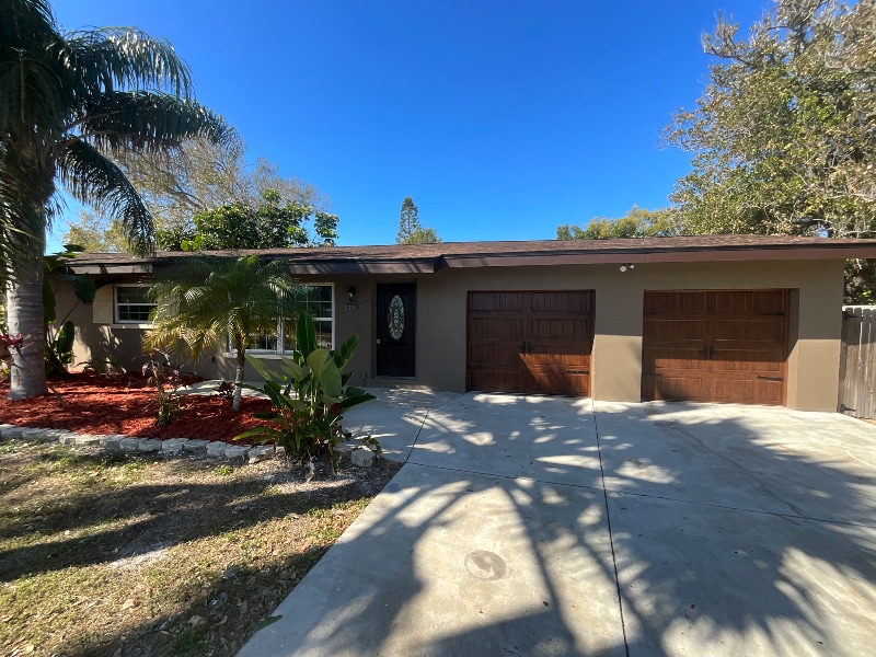 Building Photo - 381 11th Ave SW