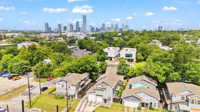 Building Photo - 720 Pedernales St