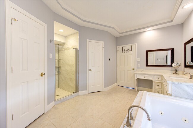 Building Photo - 3622 Springhill Ln