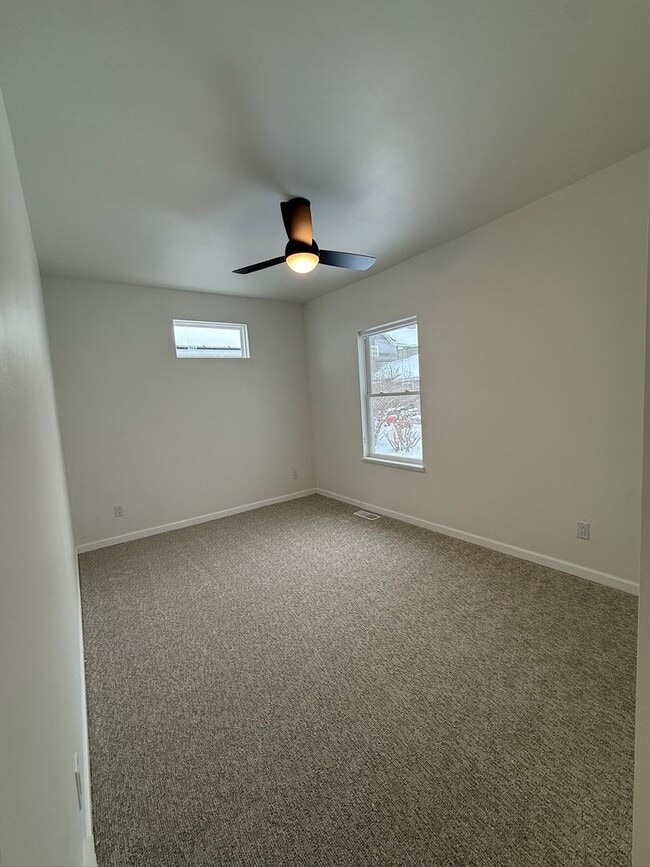 Building Photo - All new 3 bed / 2 bath home in wonderful West Salem neighborhood with garage!