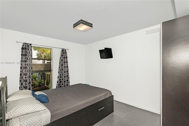 Building Photo - 201 178th Dr