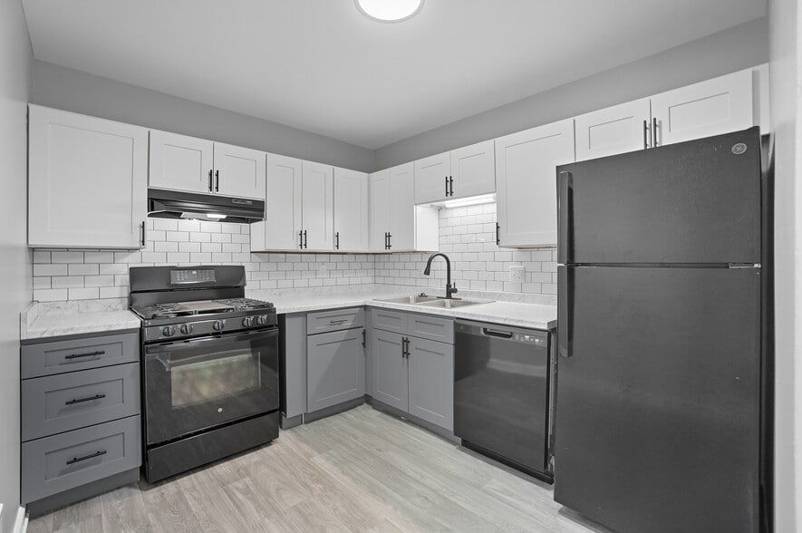 Primary Photo - Coventry Court Townhomes