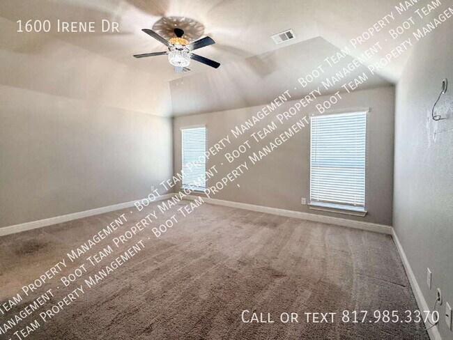 Building Photo - 1600 Irene Dr