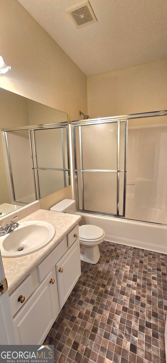 Building Photo - 45 Chemin Pl