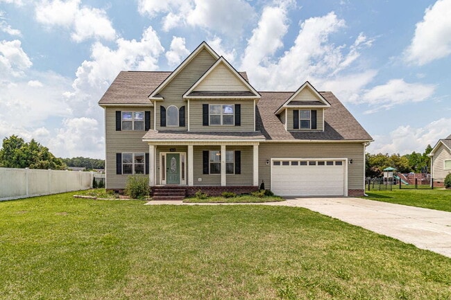 Building Photo - Spacious 2-Story in Pikeville! 3 BR | 2.5 BA w/ Bonus Room *Lawn Care / Trash Included*