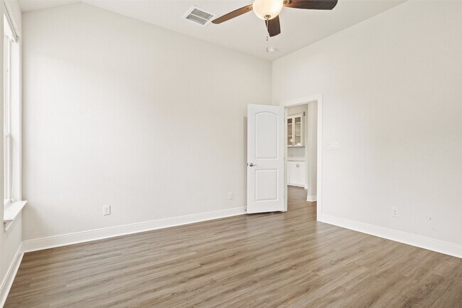 Building Photo - 129 Diamond Head Dr