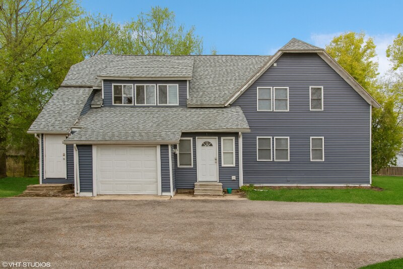 Building Photo - 2508 Lakeshore Dr