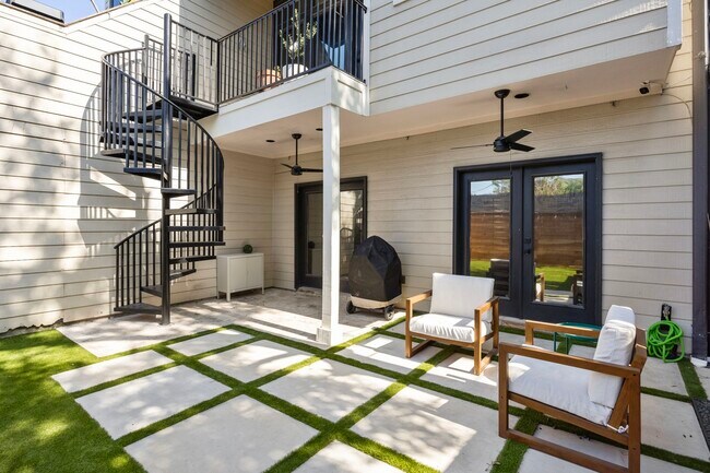 Building Photo - 1312 Crocker St