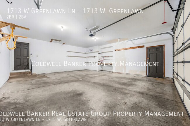 Building Photo - 1713 W Greenlawn Ln