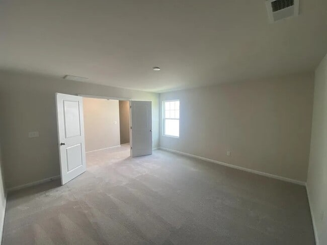 Building Photo - 1537 Woodhouse Dr