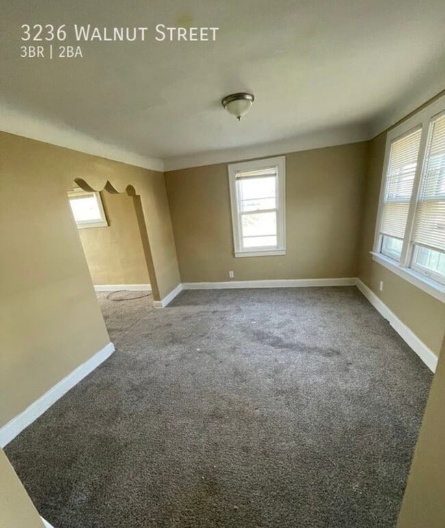 Building Photo - 3236 Walnut St