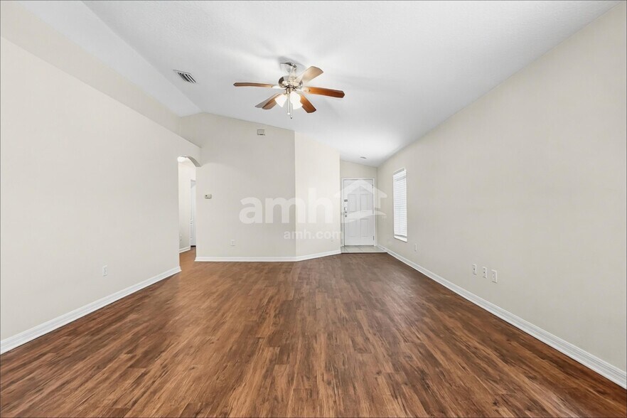 Building Photo - 18534 Kentisbury Ct