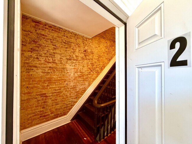 Building Photo - 162 S Potomac St