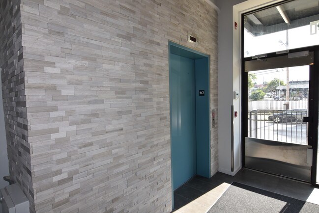 Building Photo - 4800 Brown St