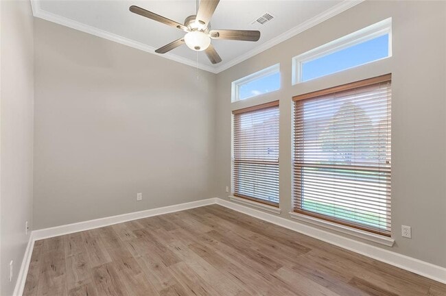 Building Photo - 10335 Emerald Oaks Dr