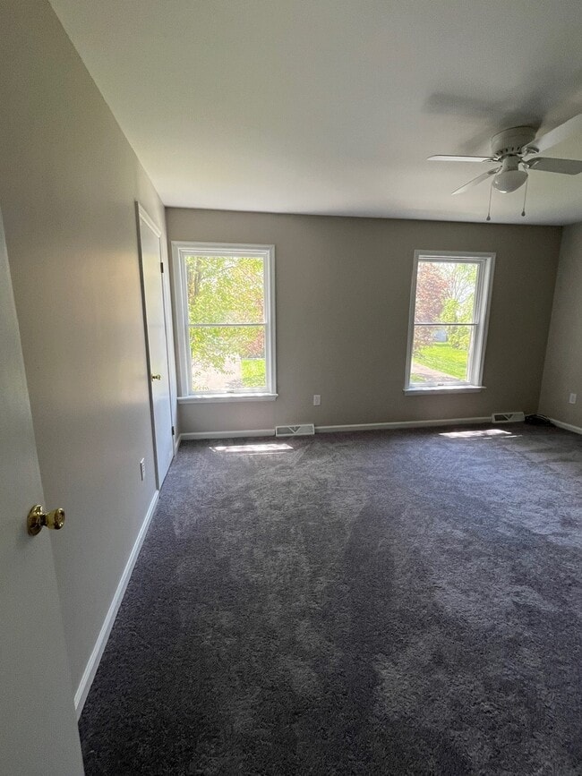 Building Photo - 555 Nemoral St