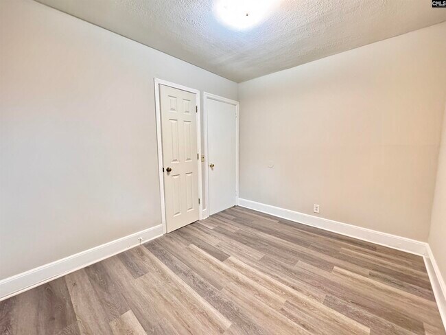 Building Photo - 3611 Hydrangea St