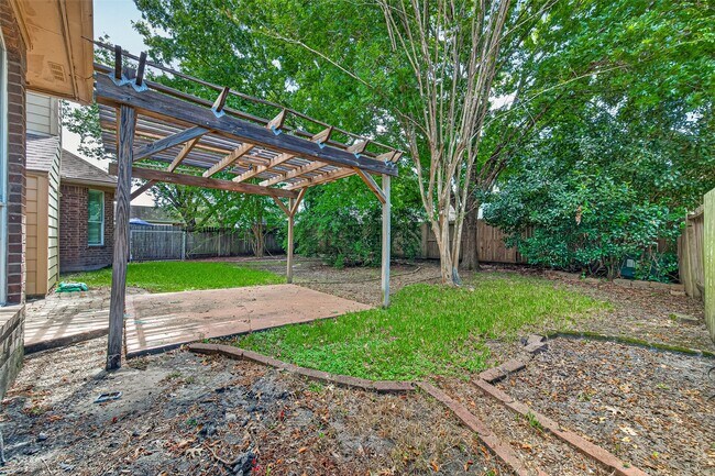 Building Photo - 18515 Autumn Park Dr
