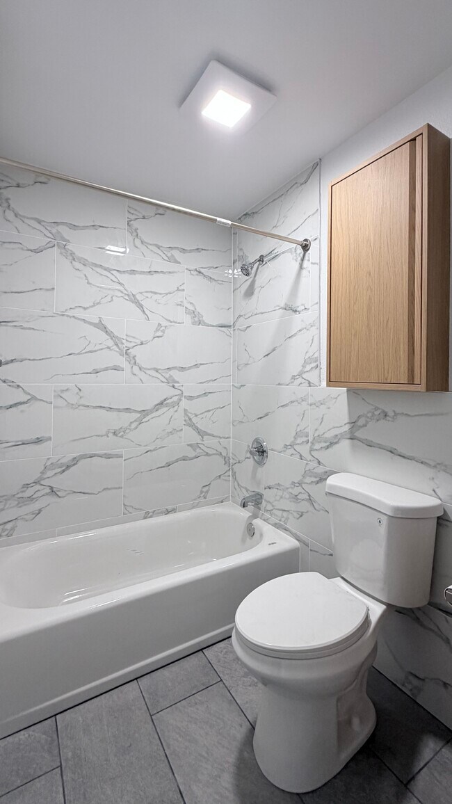 Building Photo - 1885 Pacific Ave