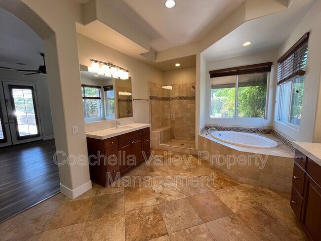 Building Photo - 135 Tesori Dr