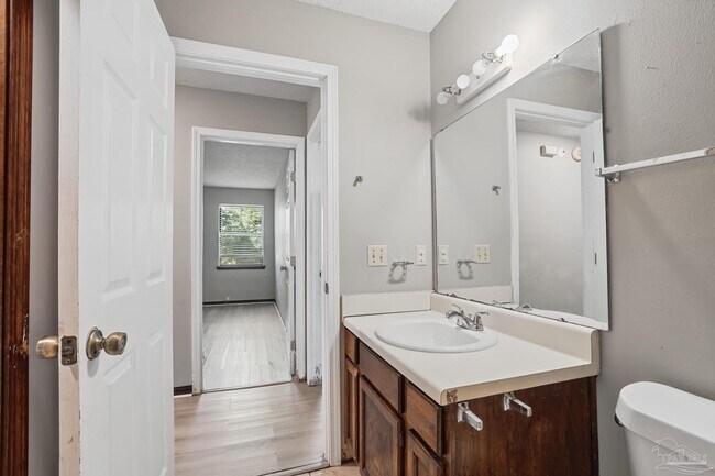 Building Photo - 455 Stara Cir
