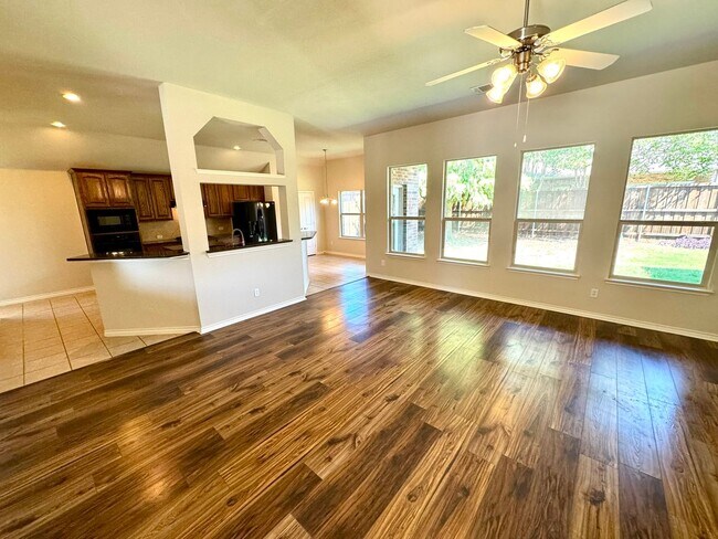 Building Photo - 1703 Stonewick Dr