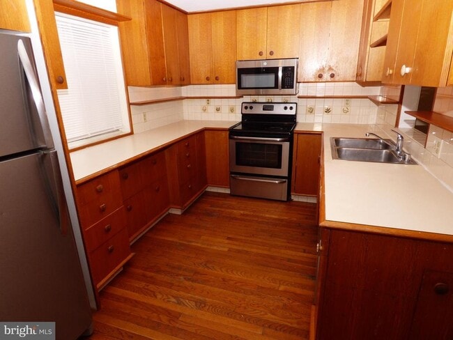 Primary Photo - 10308 Watkins Mill Dr