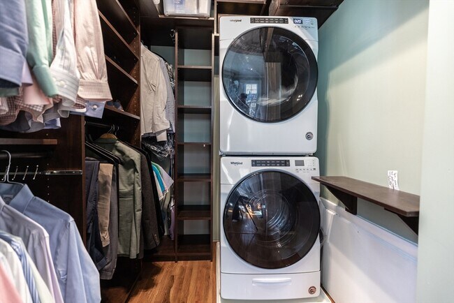 Building Photo - 748 Tremont St