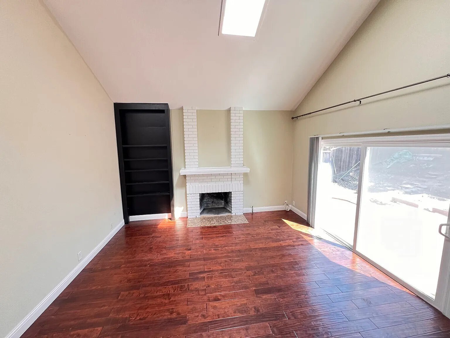 Building Photo - 6976 Claywood Way