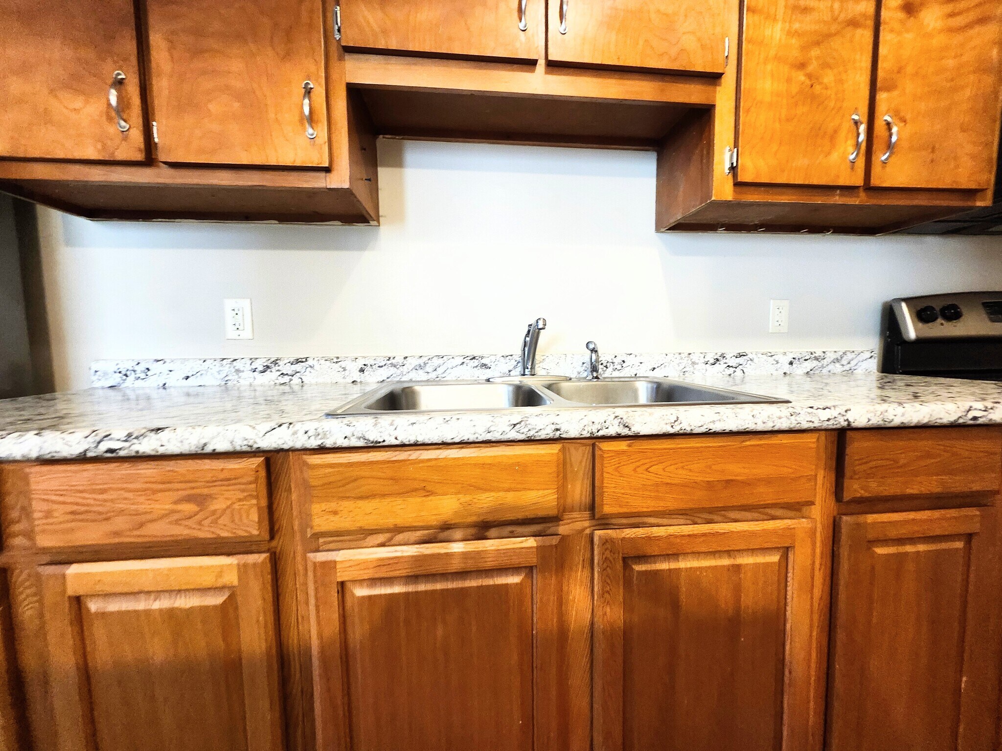 Building Photo - 5230 Beach Dr