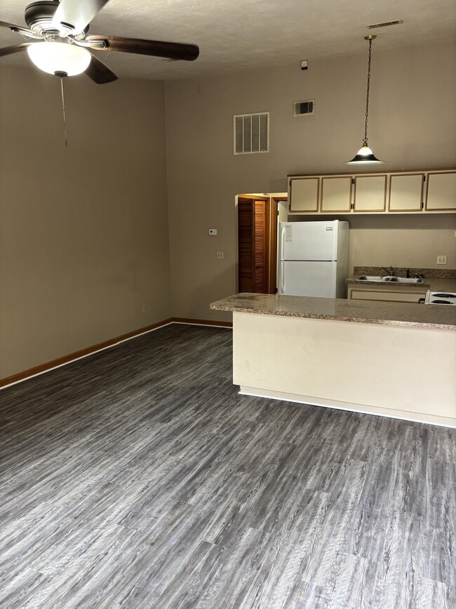 Building Photo - 1191 Ocala Rd