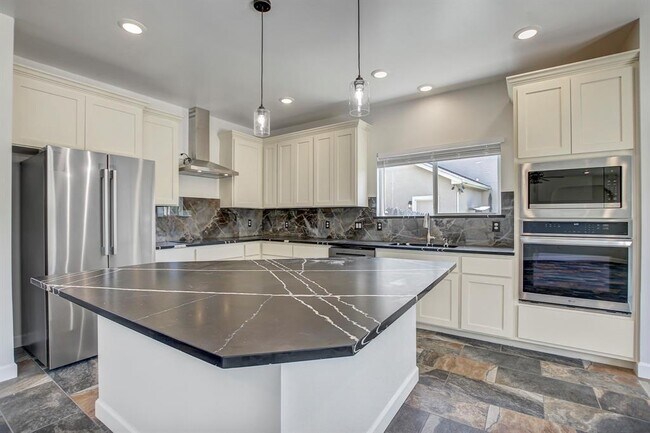 Building Photo - 309 Camperdown Elm Dr