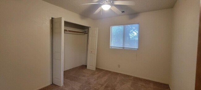 Building Photo - Cottonwood Country Living Near Schools