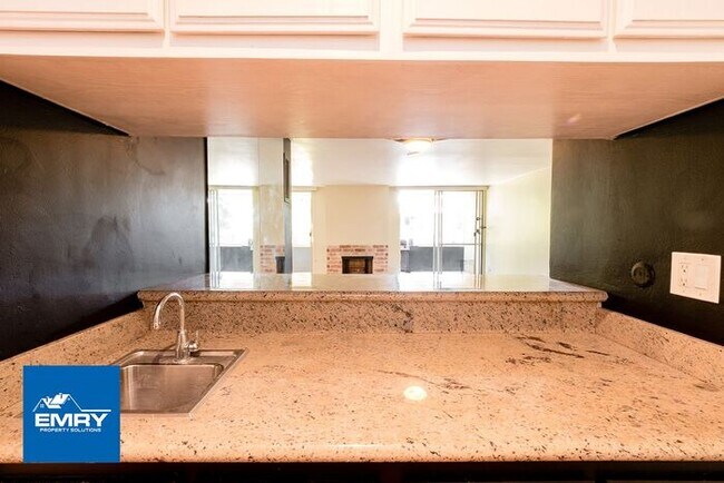 Building Photo - Beautiful 2 Bedroom, 2 Bathroom Condo In C...