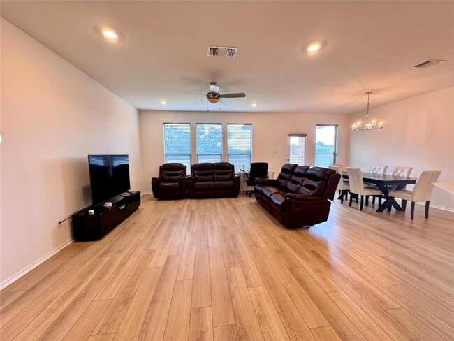 Building Photo - 1709 River Plateau Dr