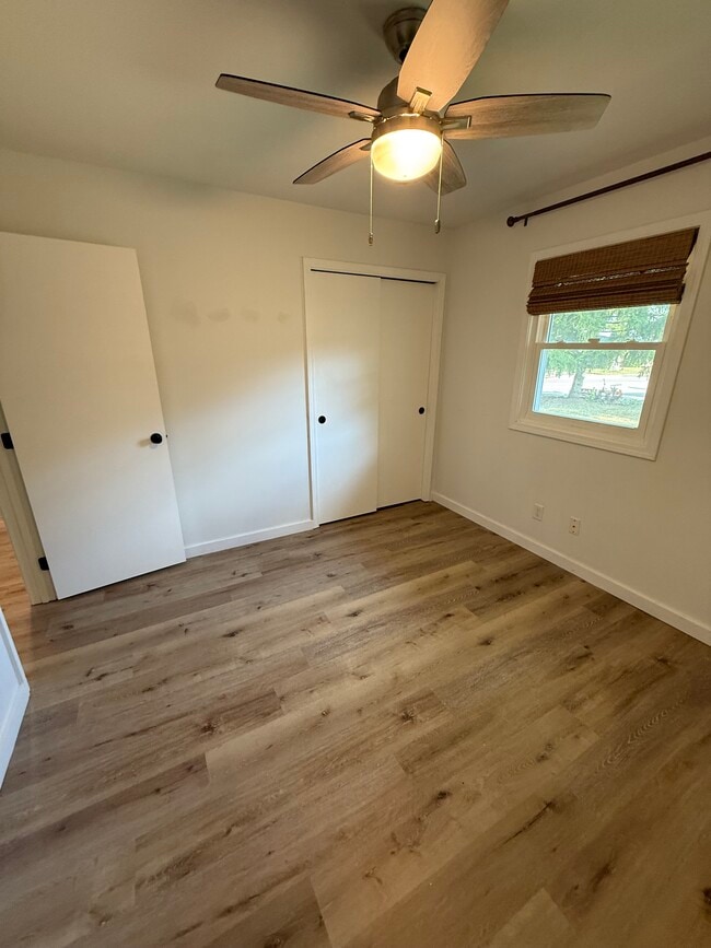 Building Photo - 612 Kinzer Ave