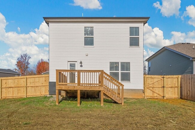 Building Photo - Pet Friendly Three Bedroom!