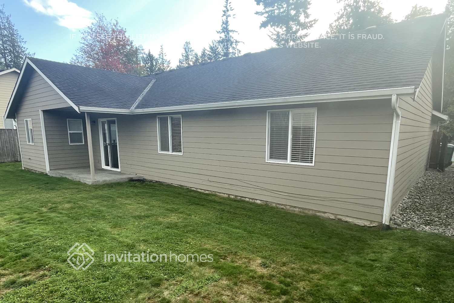 Building Photo - 18511 E Country Club Dr