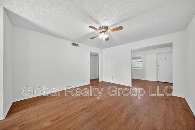 Building Photo - 309 Meadow Dr